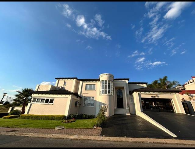 4 BEDROOM HOUSE FOR SALE IN BLUE VALLEY GOLF ESTATE